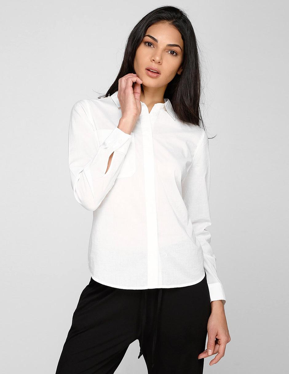 Blusa Petite Studio blanca con bordado en Liverpool