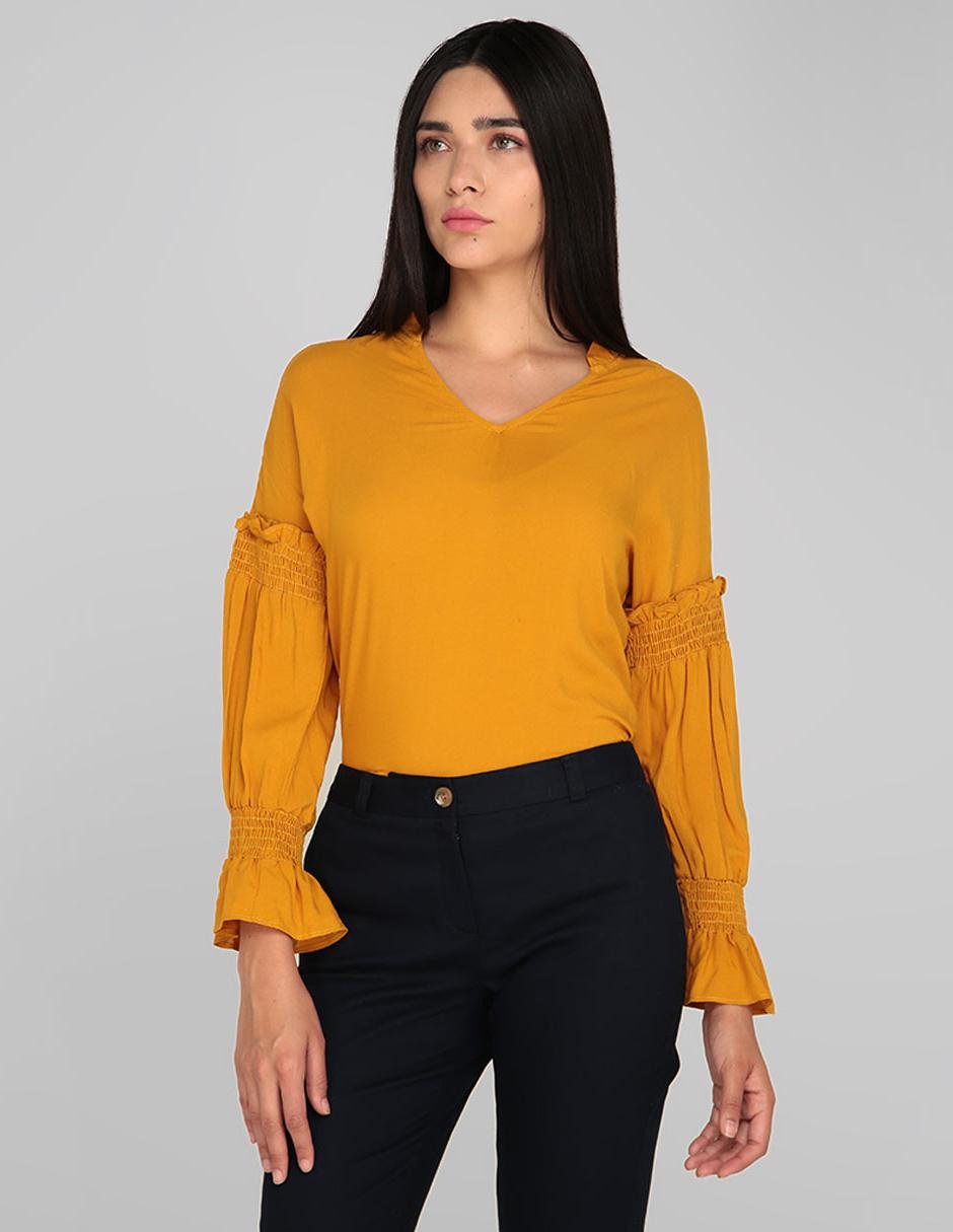 blusa color mostaza
